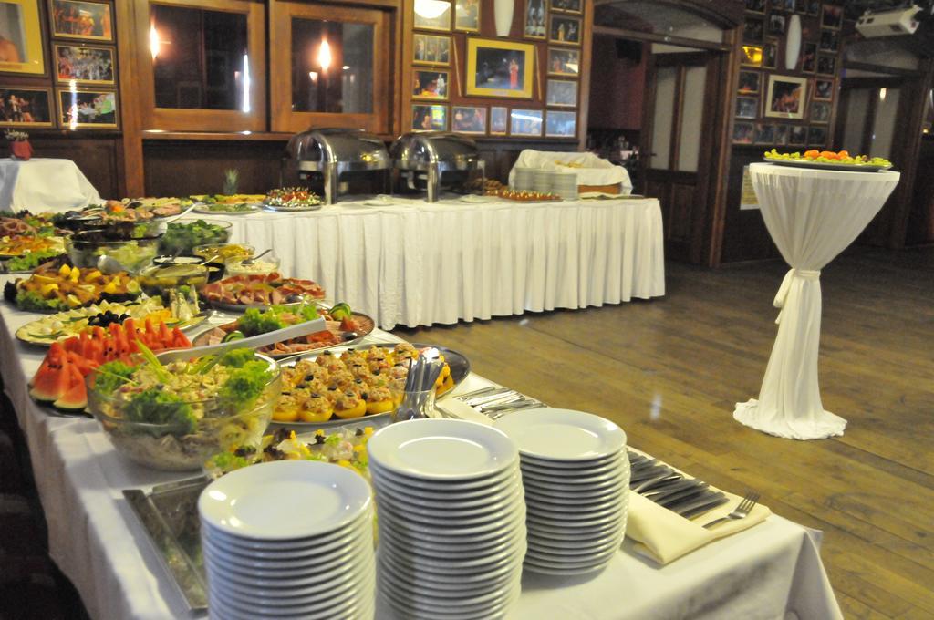 Hotel Zlata Hvezda วิมแปร์ค ภายนอก รูปภาพ