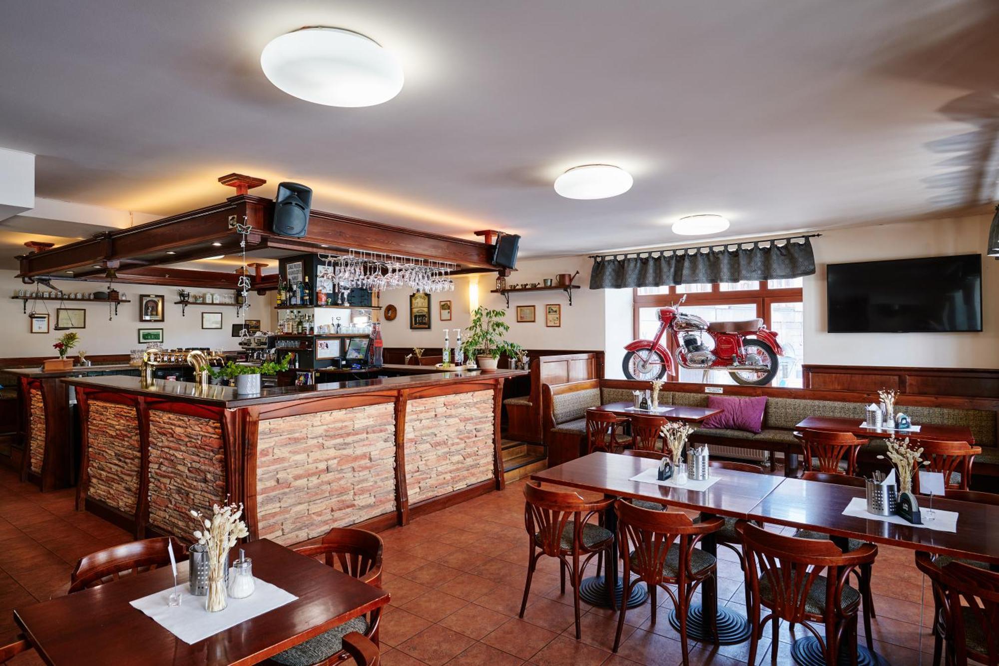 Hotel Zlata Hvezda วิมแปร์ค ภายนอก รูปภาพ