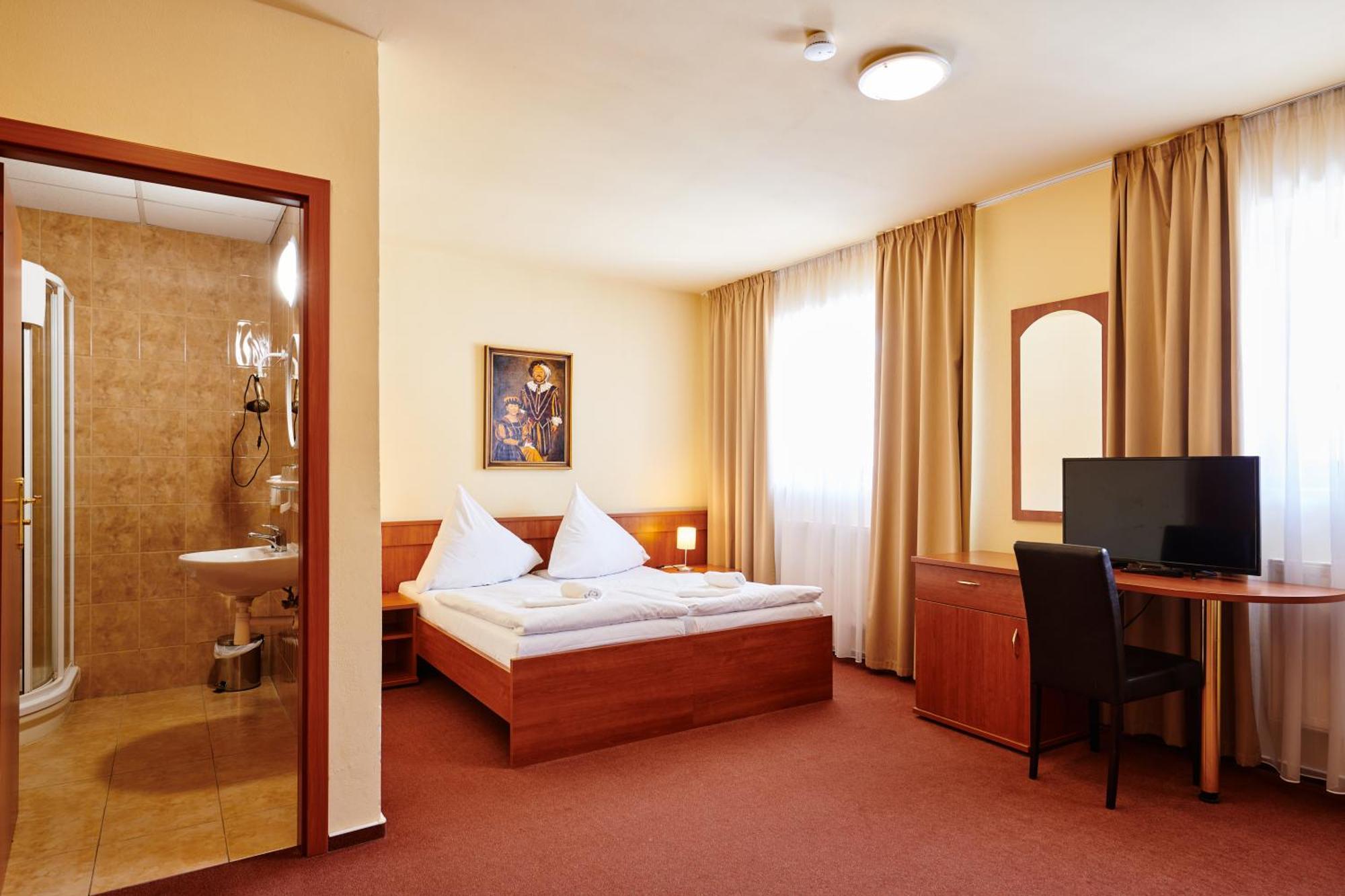 Hotel Zlata Hvezda วิมแปร์ค ภายนอก รูปภาพ