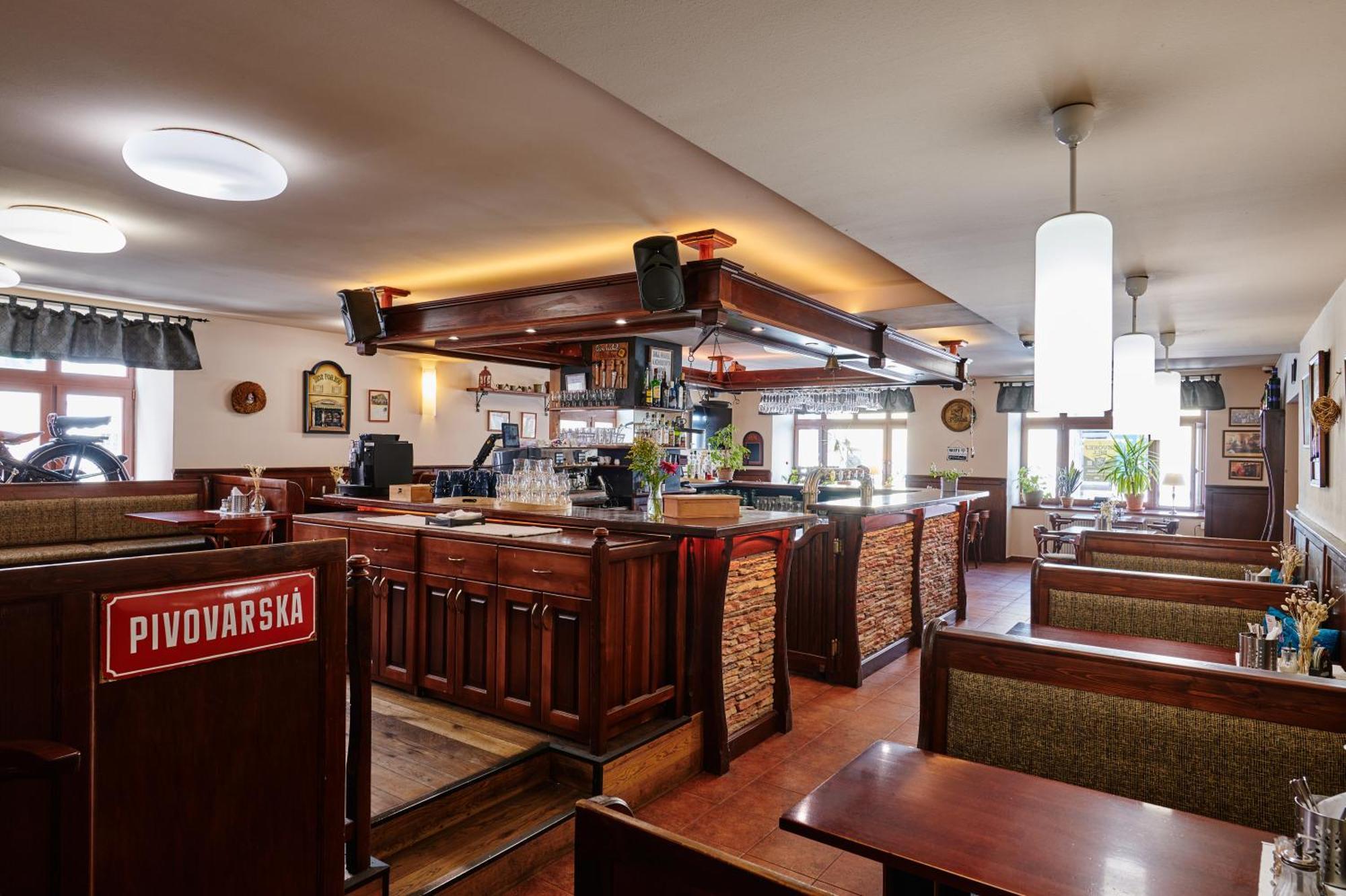 Hotel Zlata Hvezda วิมแปร์ค ภายนอก รูปภาพ